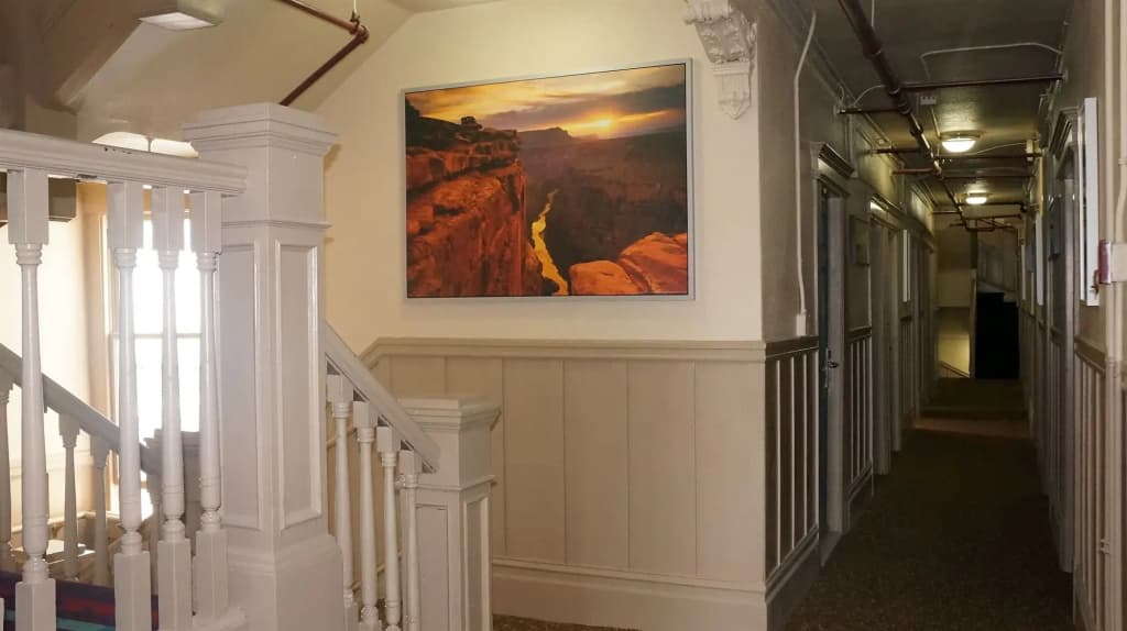 The Utah Inn - photo 8