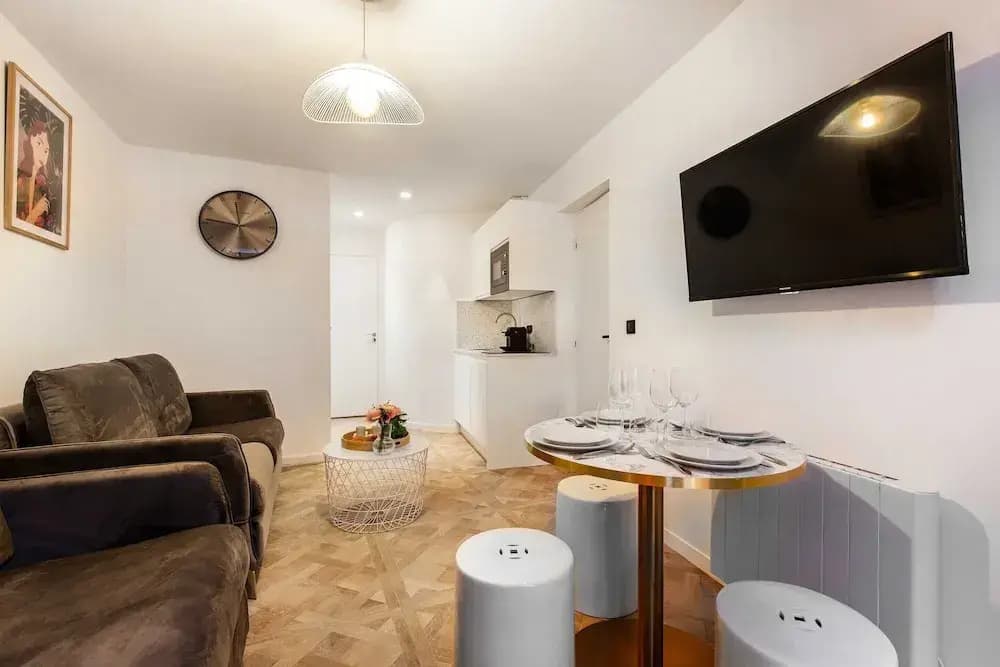 Charming Apartment - 1BD /6P - Near Eiffel Tower - photo 8