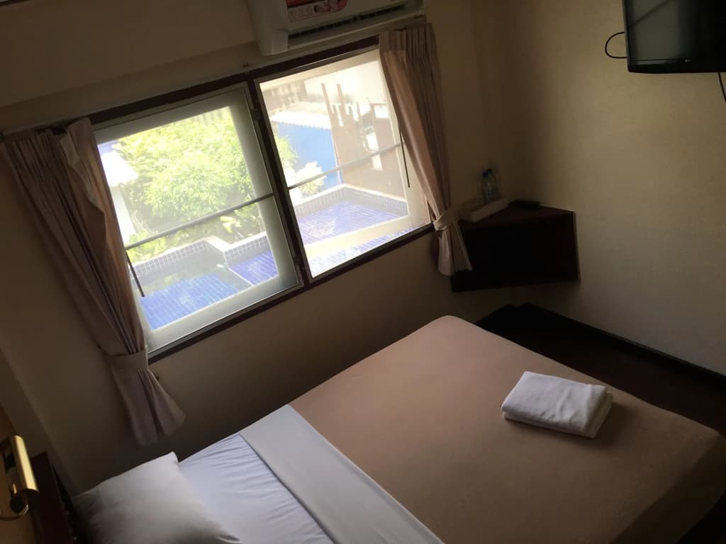 Taphouse Guest House - photo 6