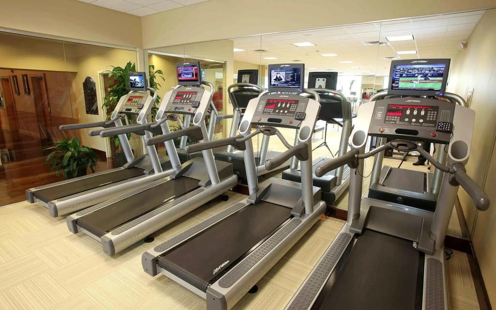 Florida Hotel & Conference Center in the Florida Mall - photo 25