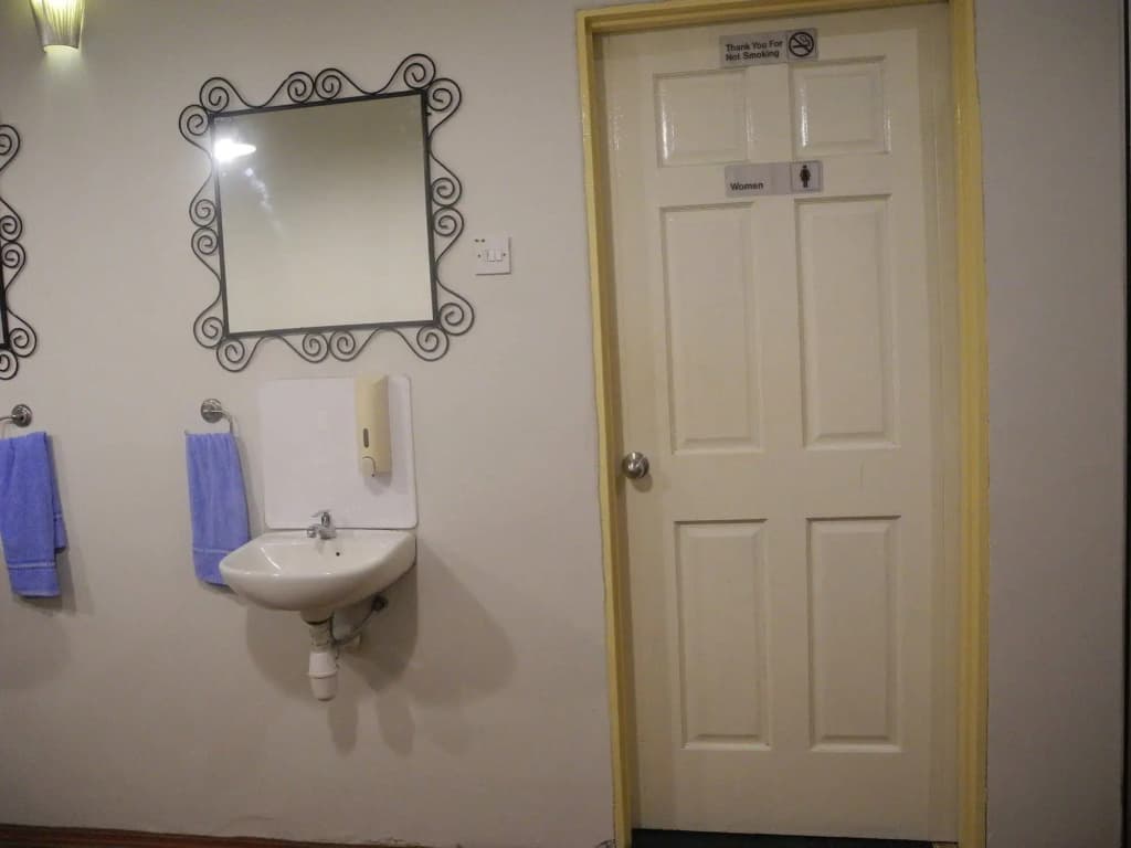 Submarine Guest House @ Chinatown - Hostel - photo 8