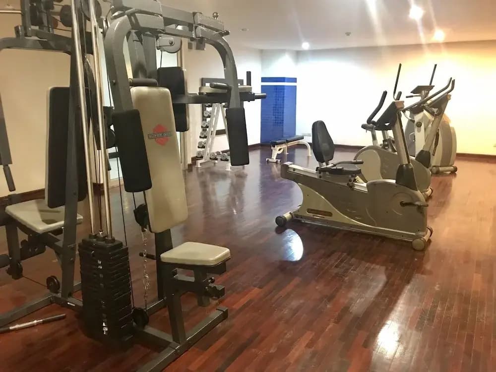 Twin Peaks Sukhumvit Suites - photo 17