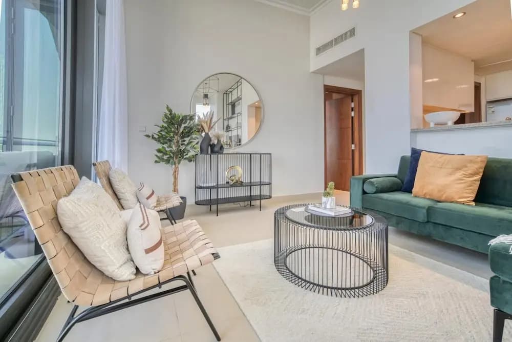 Contemporary Apt With Burj Khalifa View - photo 1