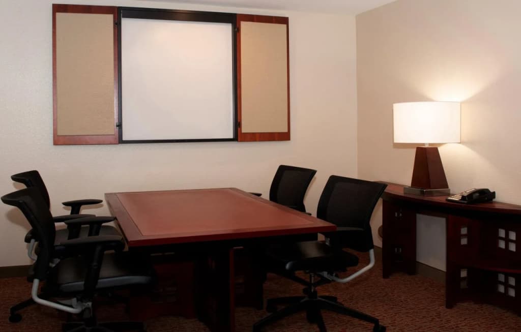 Larkspur Landing Extended Stay Suites South San Francisco - photo 14
