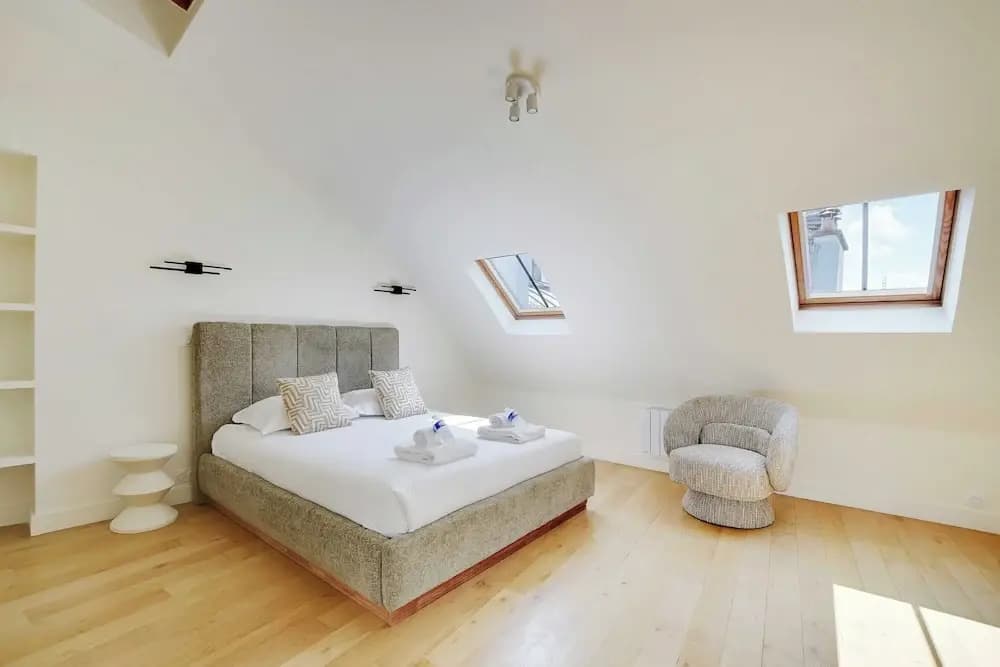 Apt a/c 3br/6p - Saint-lazare/les Champs Elysee - photo 2