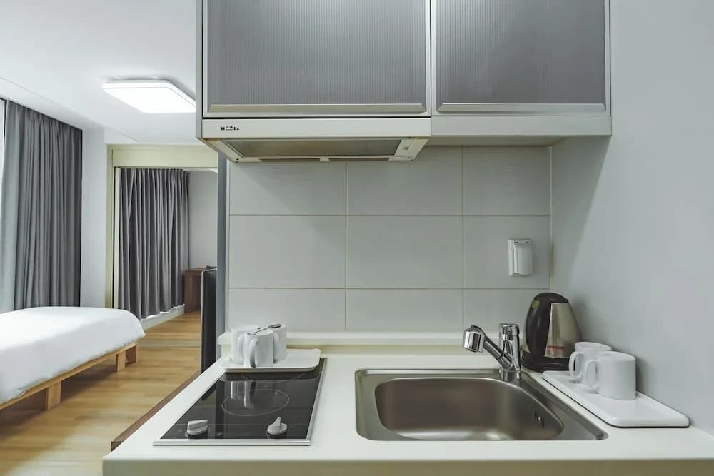 Brown Suites Hotel Sinchon Central - photo 16