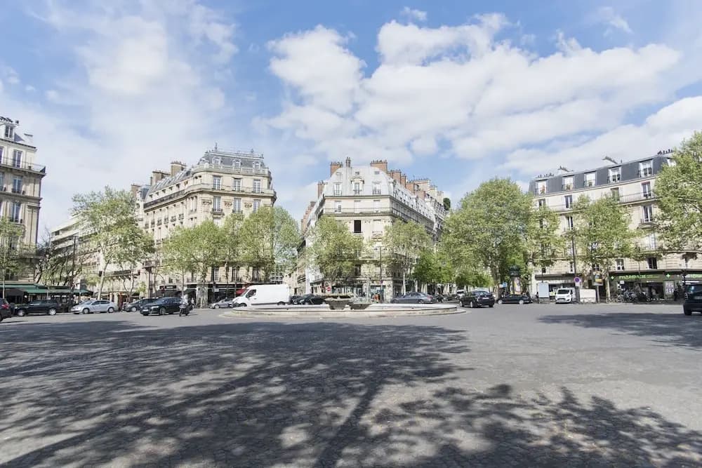 Bright near the  Trocadero - photo 10