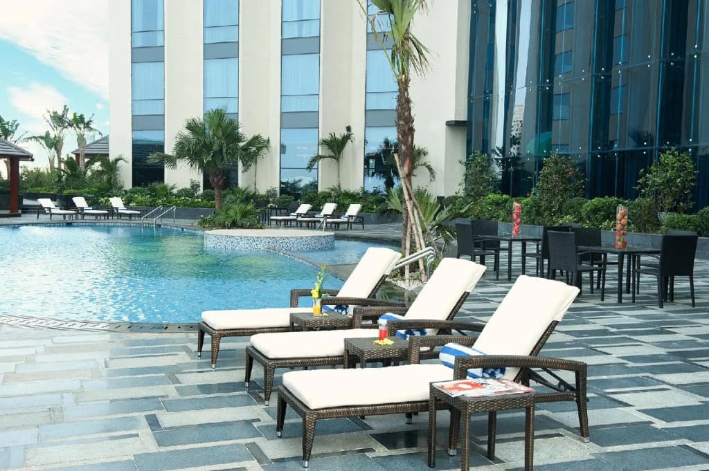 Crowne Plaza West Hanoi Residences - photo 13