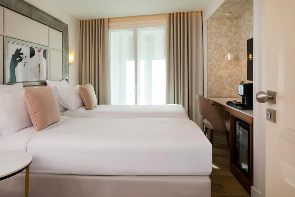 Hotel Des Champs Elysees - photo 3