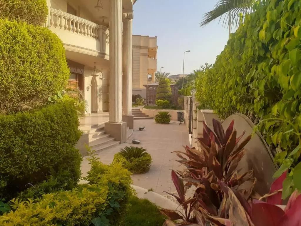 Super luxurious villa with large landscape areas - photo 12