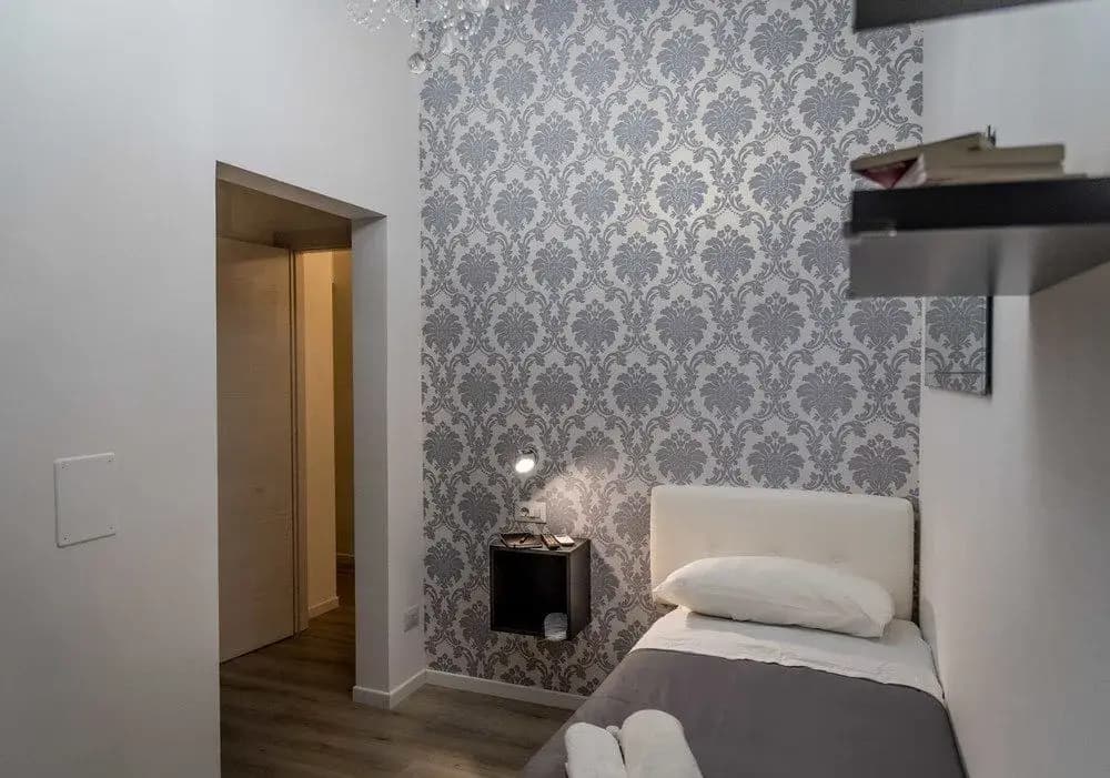 Inside Roma Rooms - photo 15
