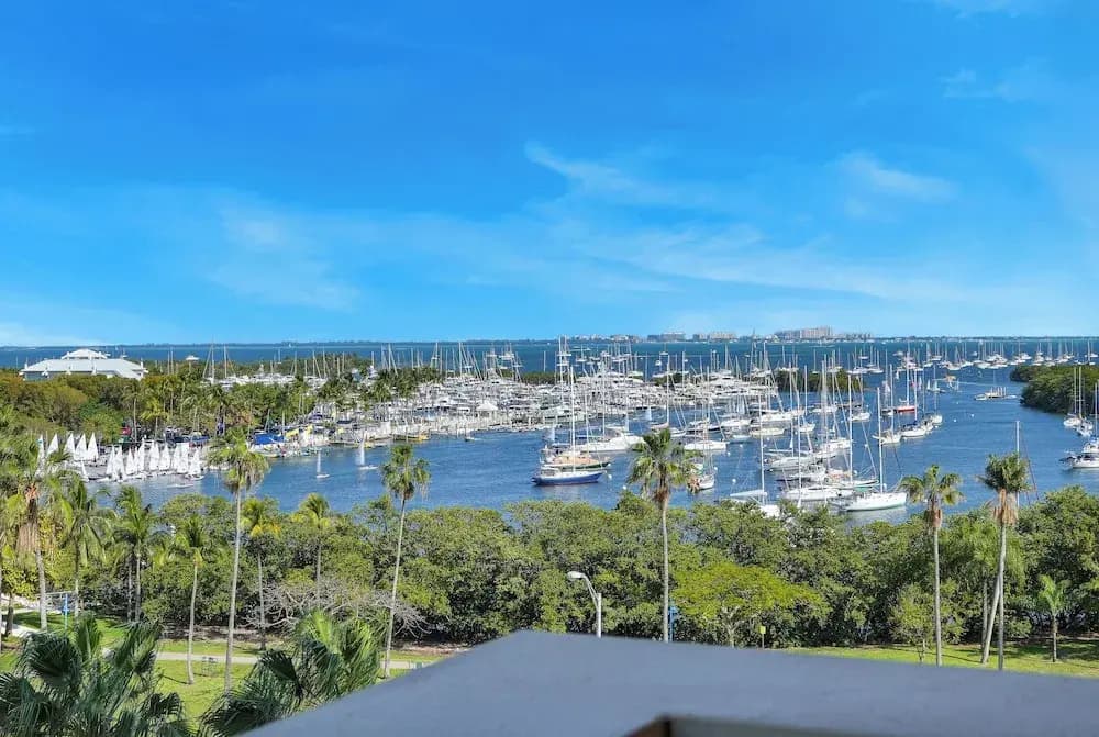 Modern Bay View with Free Parking - photo 16