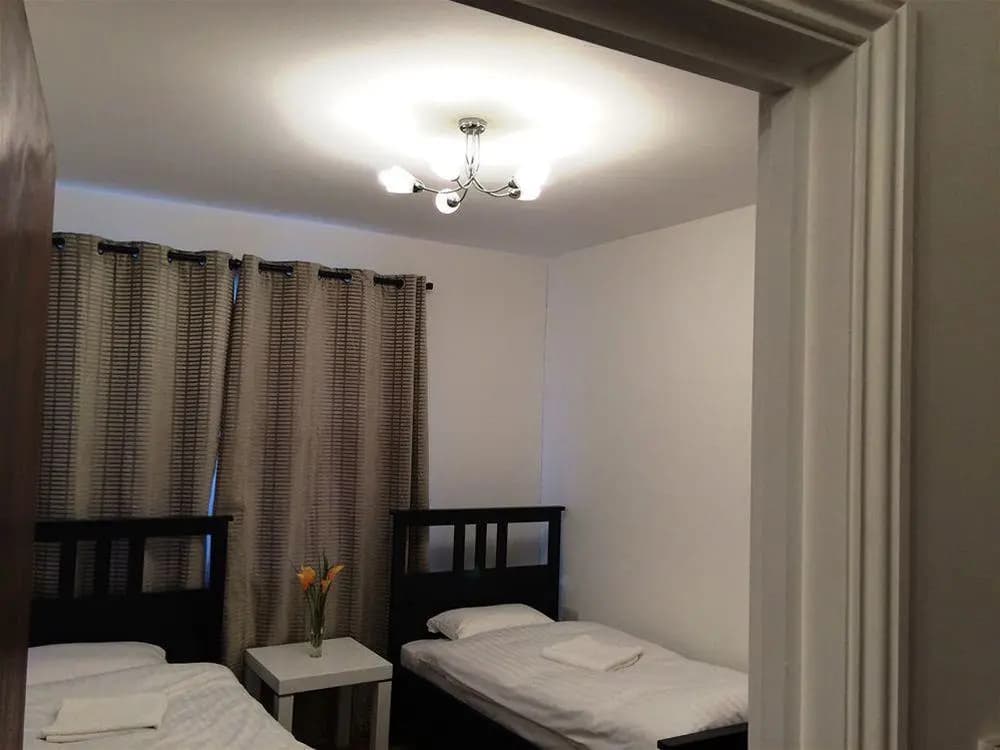 Globe City Apartments - photo 6
