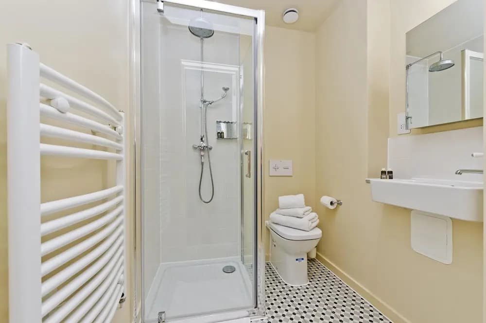 Bright Studio in Historic Camden Terrace - photo 7