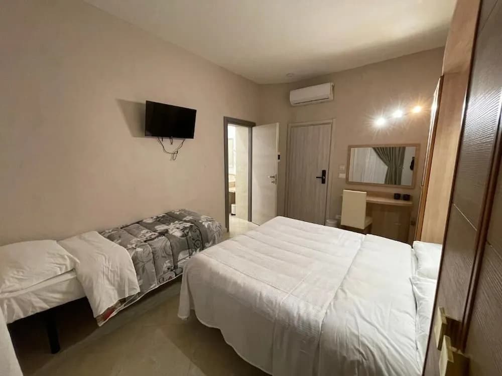Love Spqr Suite - photo 2