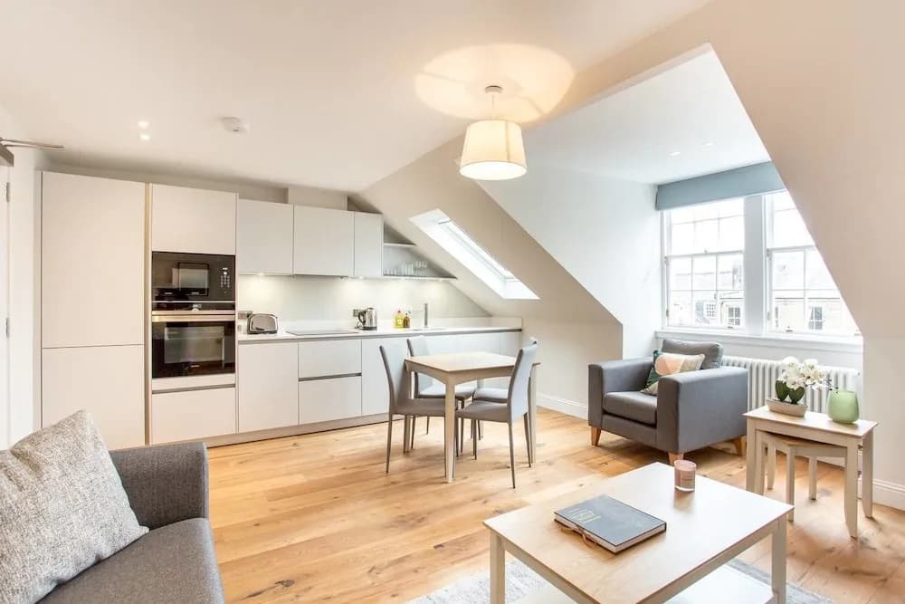 Quiet City Centre Spacious Apartment - photo 5