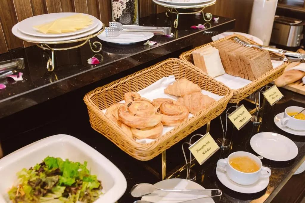 Reyna Hotel Hanoi - photo 12