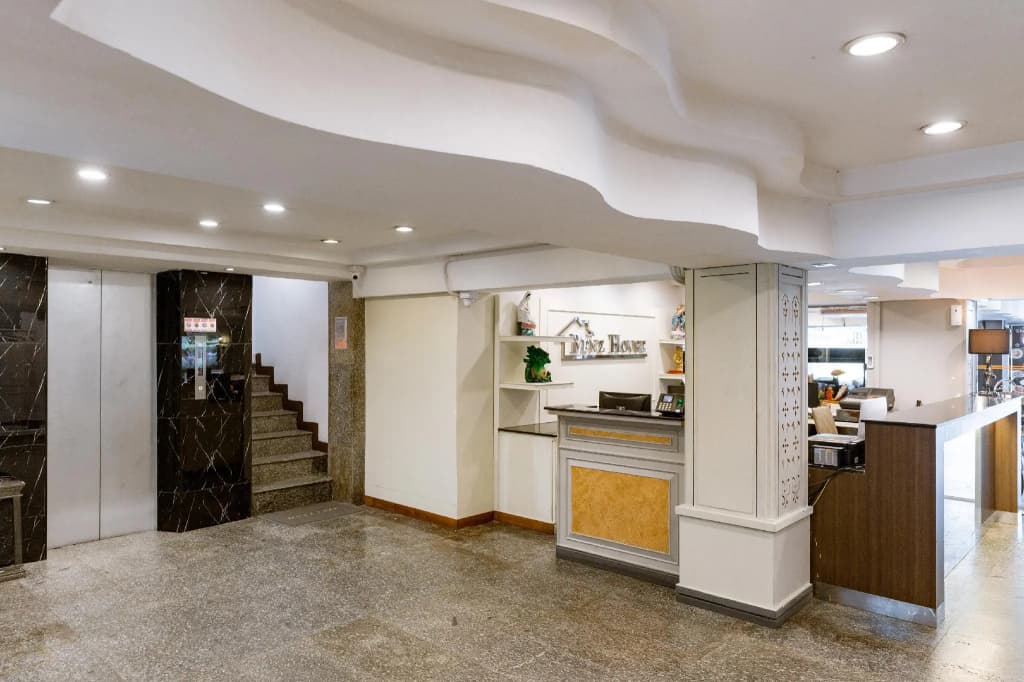 Benz House - photo 2