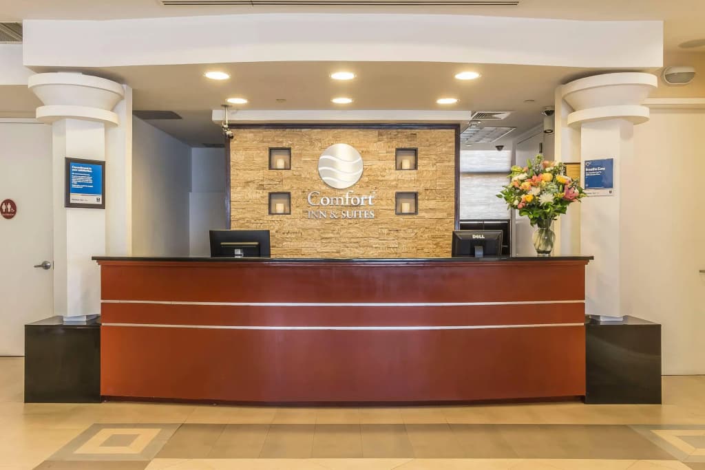 Comfort Inn & Suites LaGuardia Airport - photo 2
