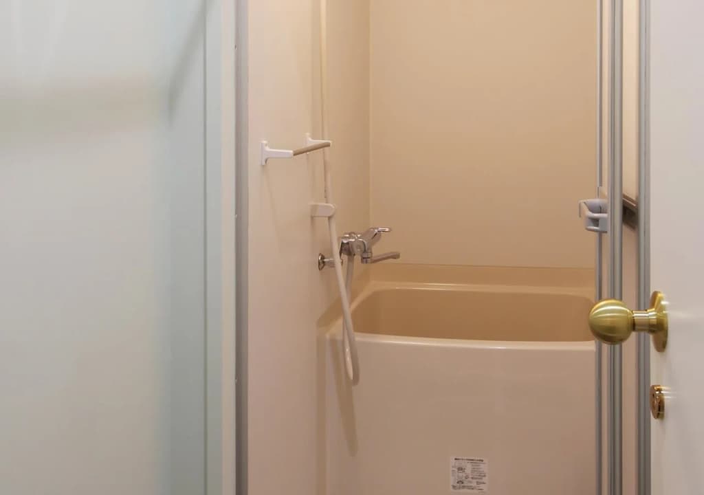 The Lower East Nine Hostel - photo 16