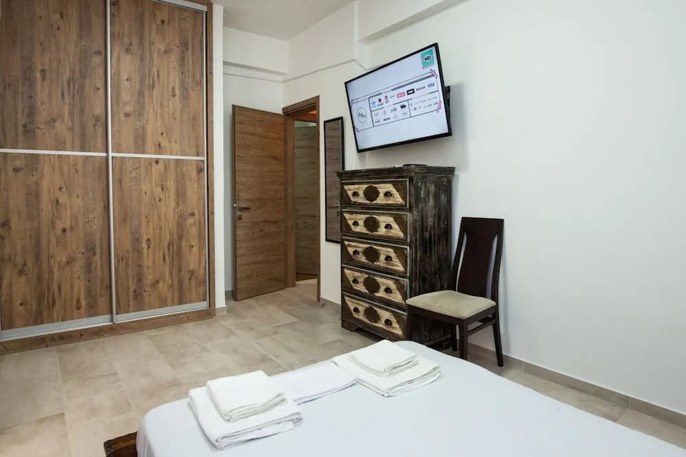 Spacious 2 level Brand New apt GTD3194 - photo 4
