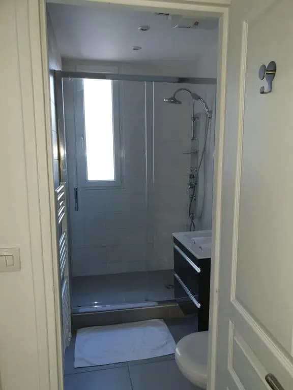Beautiful Lincoln Apartment - photo 8