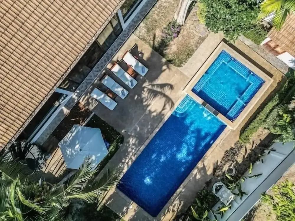 CoconutPalmsJacuzzipoolhugeproperty v136 - photo 11