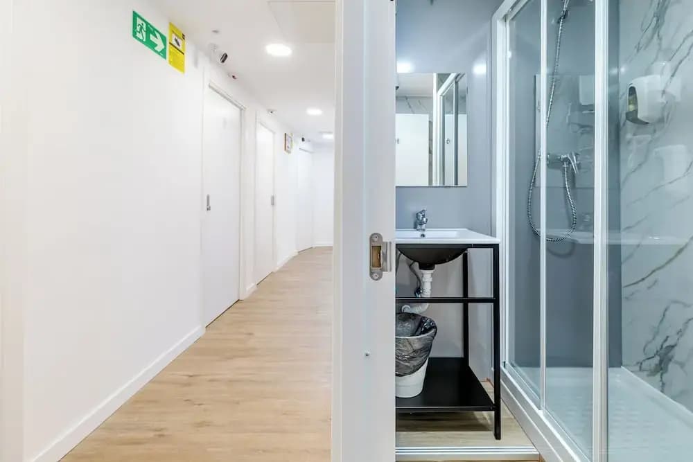 AYZ Princesa - Auto check-in property - photo 8
