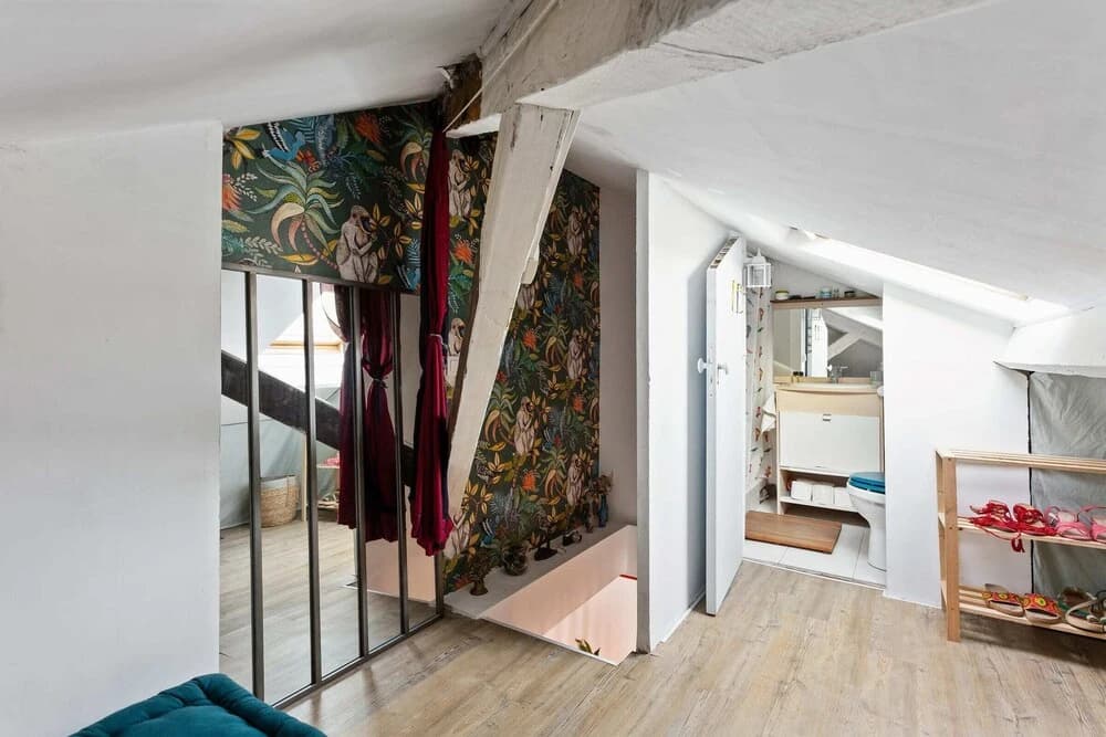 Spacious and Bright Duplex Located in the 19th - photo 10