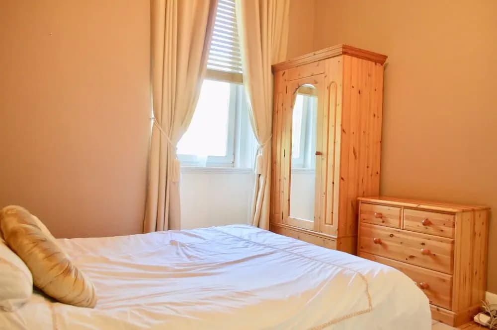 Central 1 Bedroom Flat Sleeps 2 - main photo