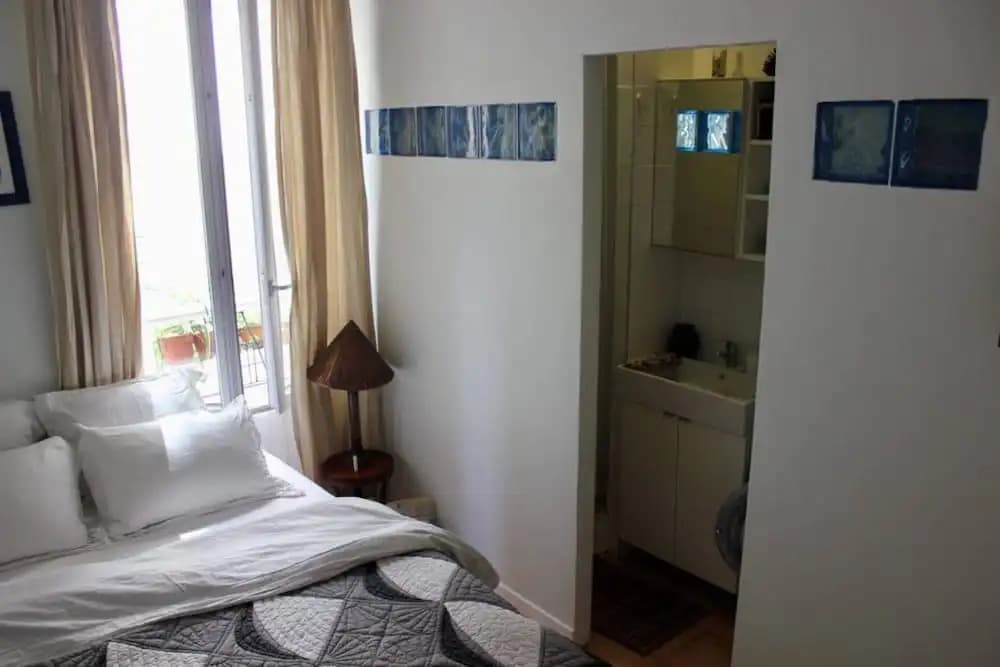 Comfortable 1 Bedroom Apartment in Paris 7th - photo 3