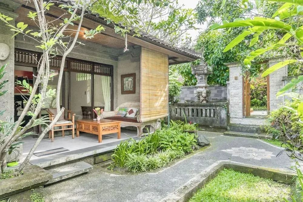 Sari Bamboo Bungalows - photo 24