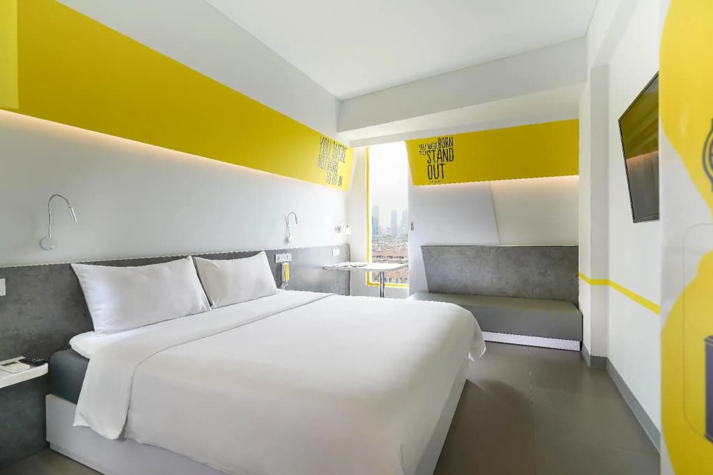 YELLO Hotel Manggarai Jakarta - photo 2