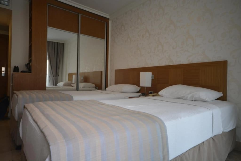 Tai Pan Hotel - photo 40