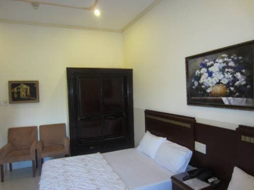 Contempo Hotel - photo 5
