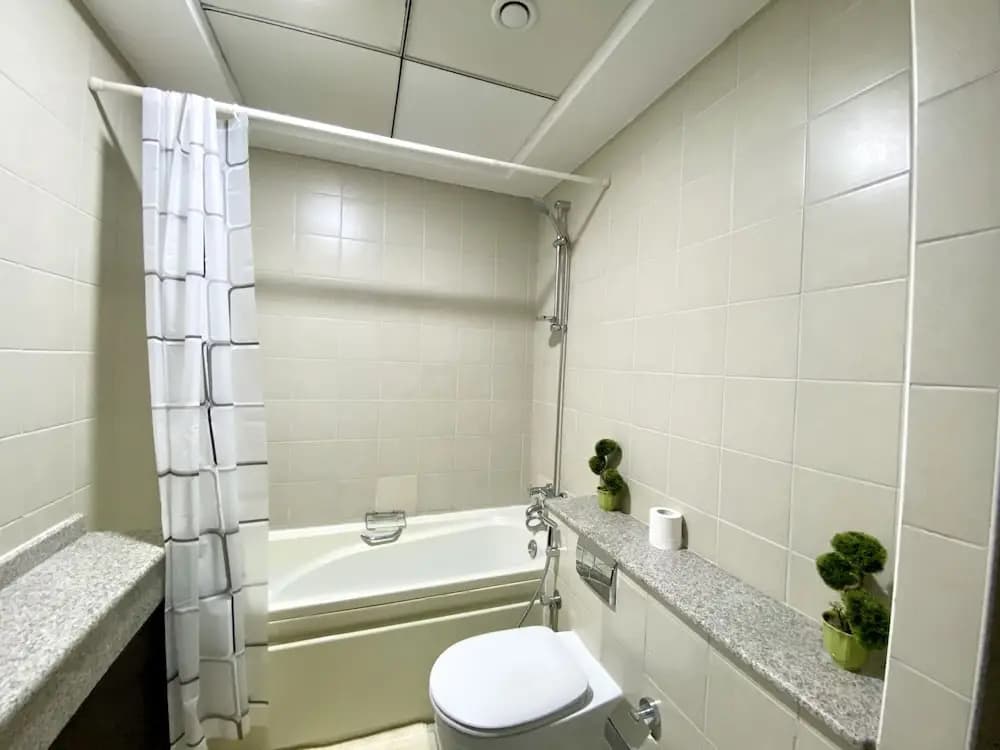 Luxury 2BR Apartment with partial Marina views - photo 6