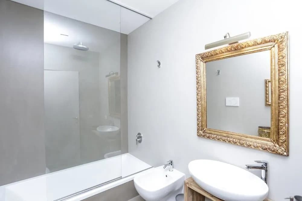 Spanish Steps Deluxe Apartment - photo 7
