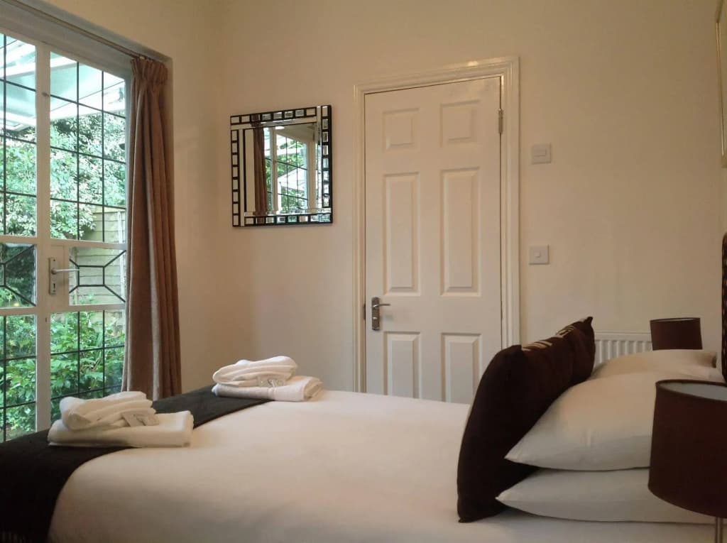 Oak Lodge Hotel - photo 3