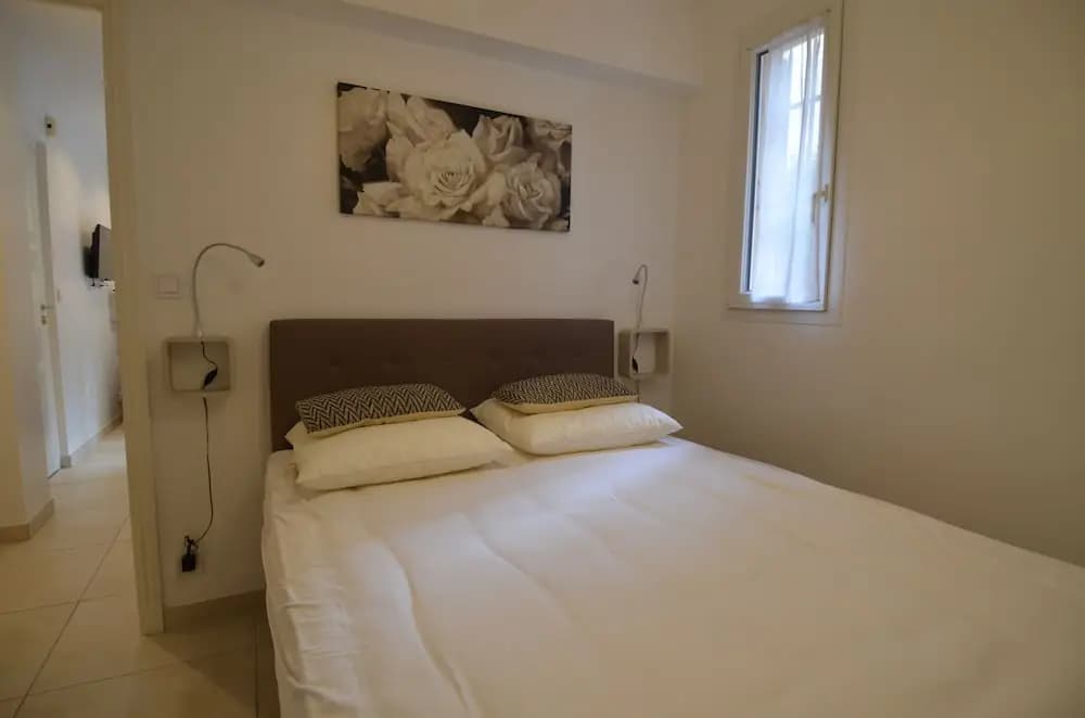 Amazing apartment 4 persons with big Terrace in Carré d'Or district in Nice - photo 2