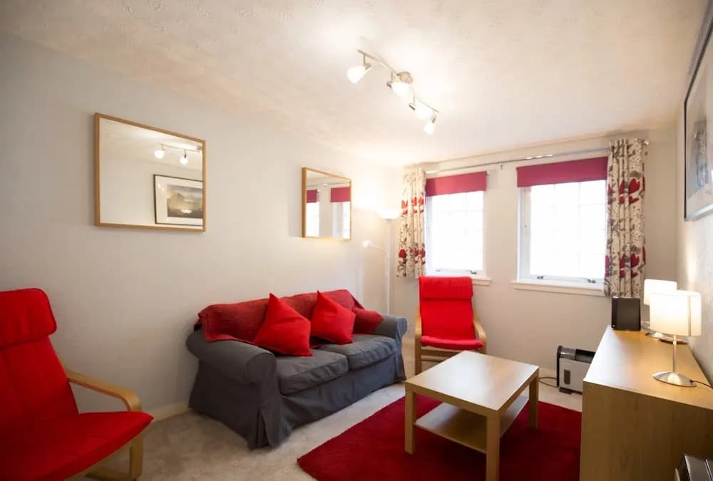 2 Bedroom Meadows Flat - photo 8