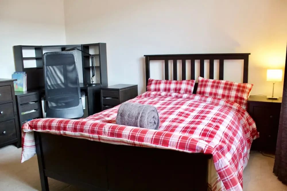 2 Bedroom Flat In Leafy Morningside - photo 2