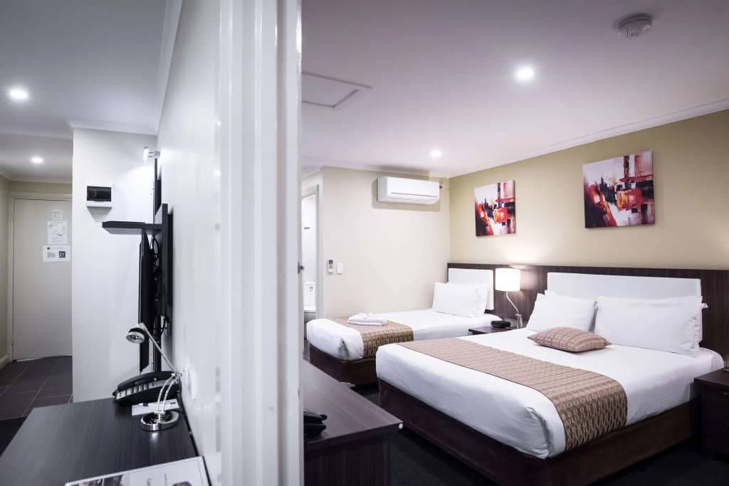 Best Western Airport Motel and Convention Centre - photo 6