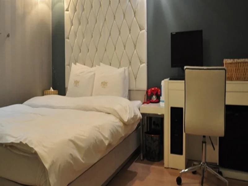 Regent Hotel - photo 3