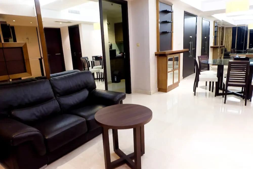 3 Bedrooms Luxury Sudirman Mansion Apartment by Travelio - photo 9