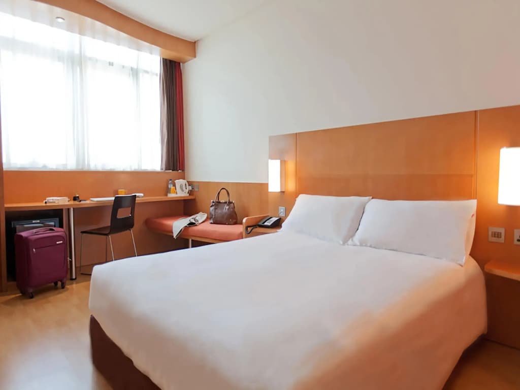 ibis Abu Dhabi Gate - photo 4