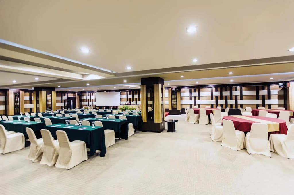 Hotel Orchardz Jayakarta - photo 16
