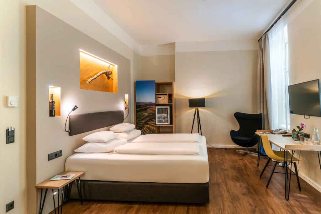 Hotel Rathaus Wein & Design - photo 3