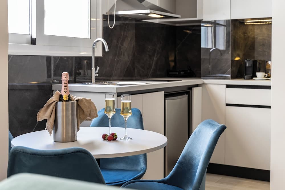 DOMIOS Suites Athens - photo 21