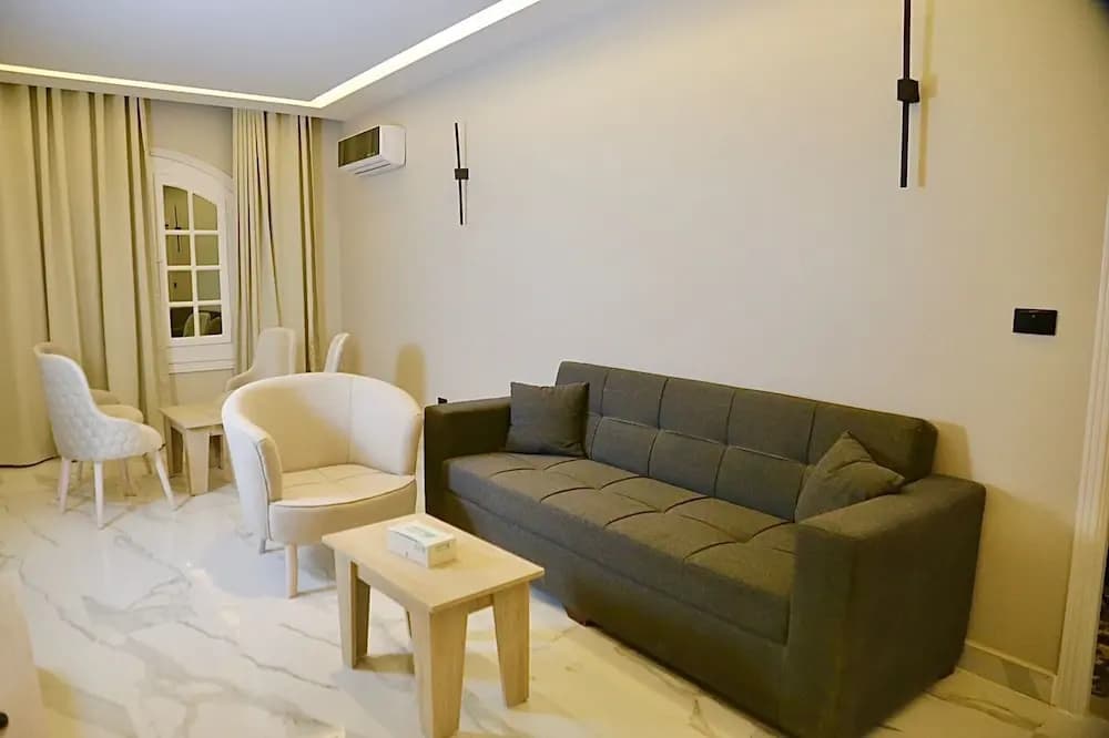 Golden House - photo 2