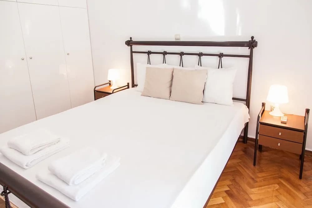 Beautiful new decorated apt in Athens - photo 6